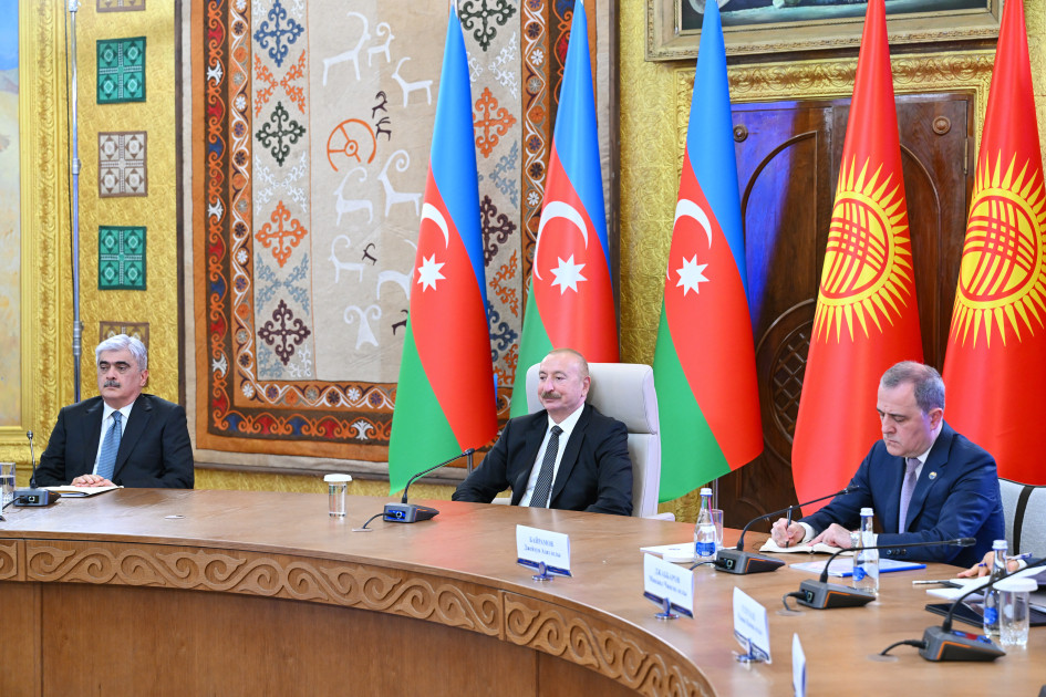 İlham Əliyev Sadır Japarovu Azərbaycana dəvət etdi