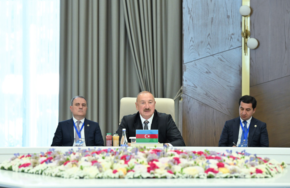 Prezident Çolpon-Atada qeyri-rəsmi görüşdə iştirak edir - FOTOLAR