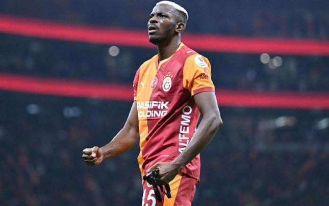 \"Mançester Yunayted\" \"Qalatasaray\"ın hücumçusuna göz dikdi