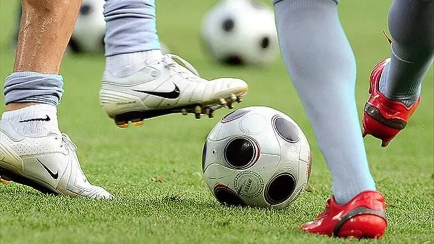 Futbol matçı zamanı ildırım vurdu - Oyunçu həlak oldu