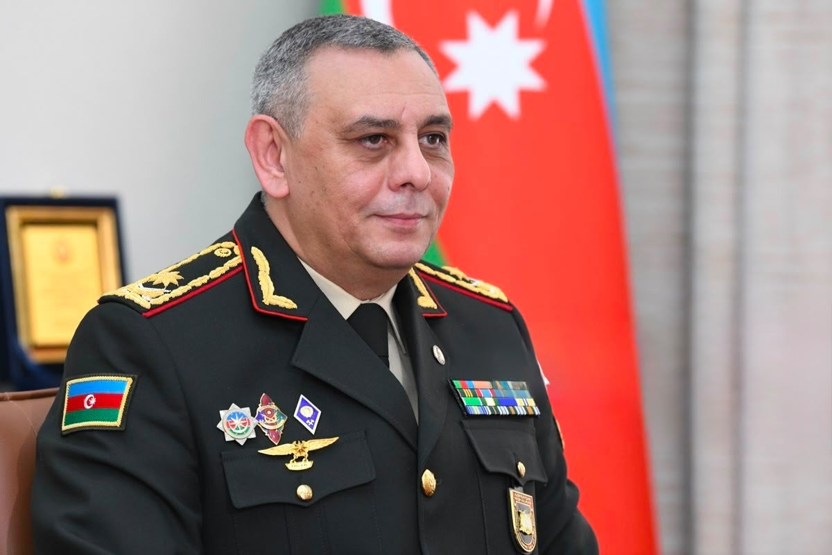 General rəisi vəzifəsindən azad etdi