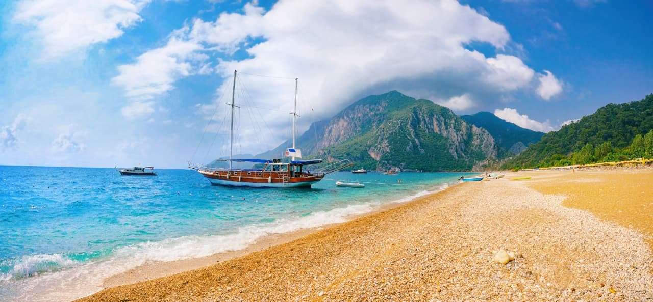 Antalya sahillərində həyəcan siqnalı verildi - FOTO