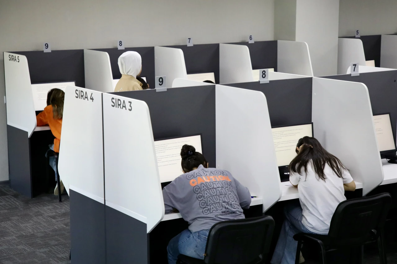 Jurnalistika ixtisası üzrə qabiliyyət imtahanının nəticələri AÇIQLANDI