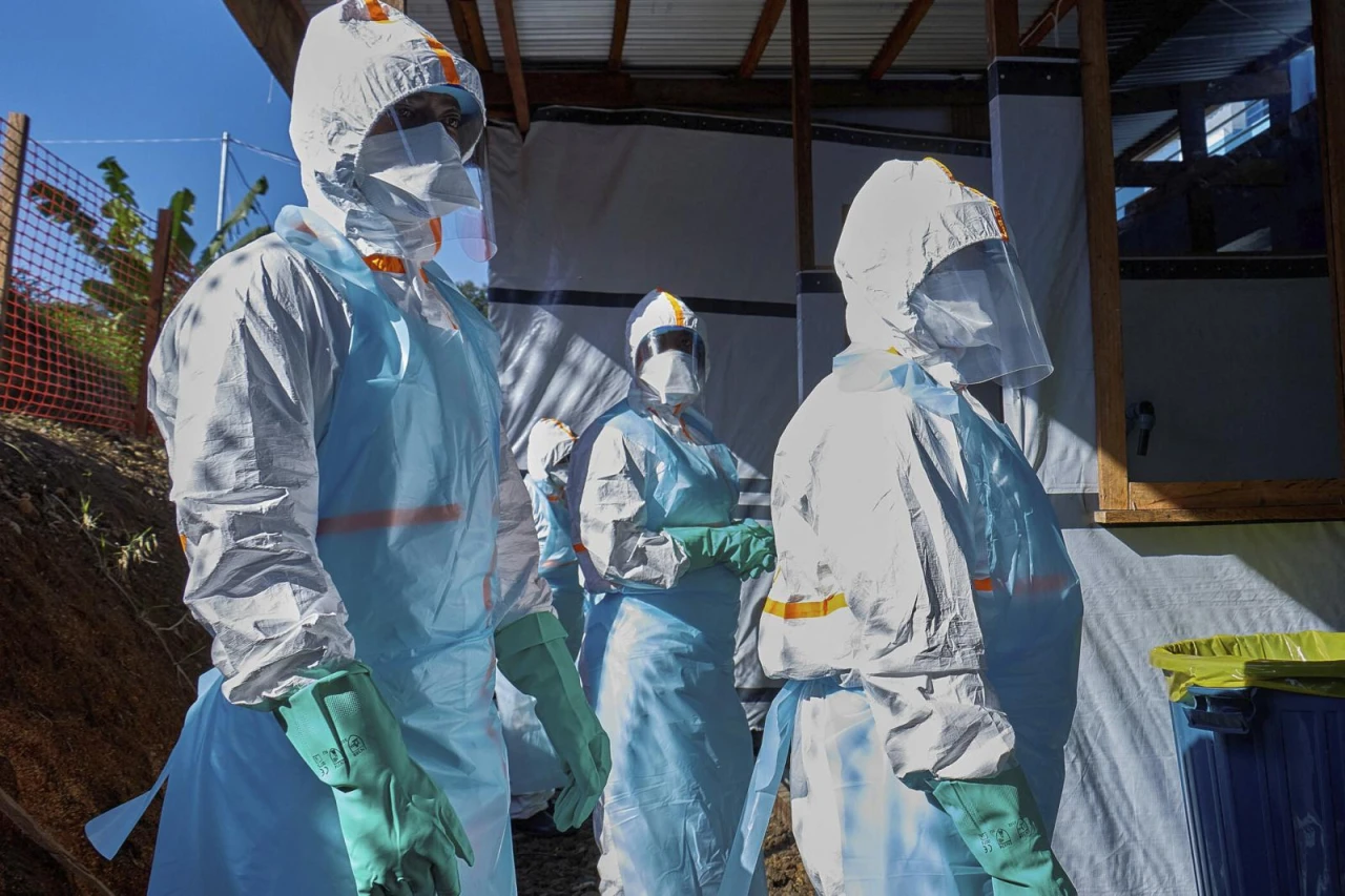 Ebola dəhşət saçır - Ölənlərin sayı 1801-ə yüksəldi