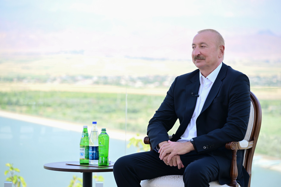 “Hələlik iki istiqamət var: biri Türkiyə, biri İran”