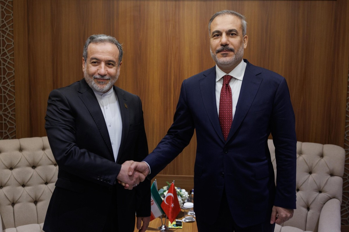 Hakan Fidan Abbas Əraqçi ilə atəşkəsi müzakirə etdi