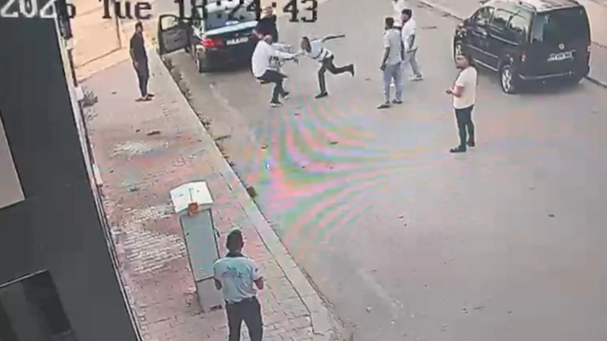 Türkiyədə deputat bıçaqlandı