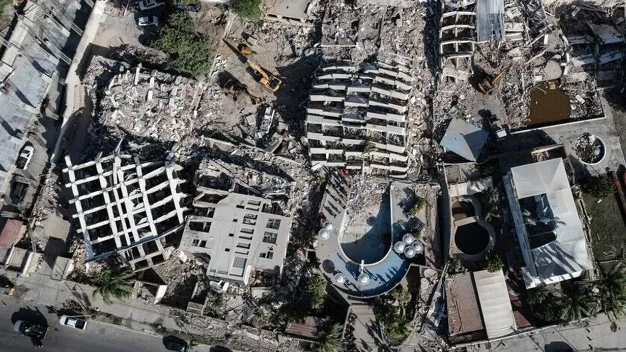 Güclü zəlzələdə ölənlərin sayı 6500-ə çatır