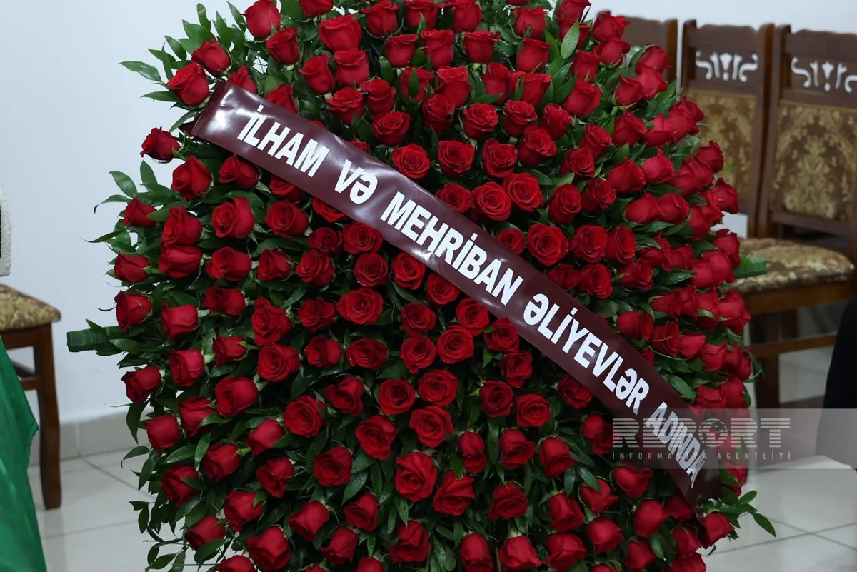 Prezidentlə xanımı vida mərasiminə əklil göndərdi&nbsp;