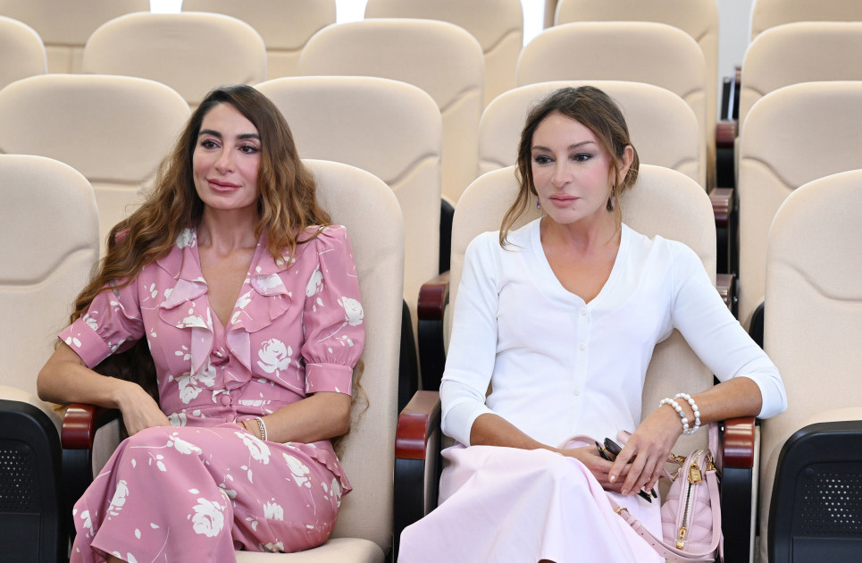 Mehriban Əliyeva qızı ilə açılışda - FOTOLAR