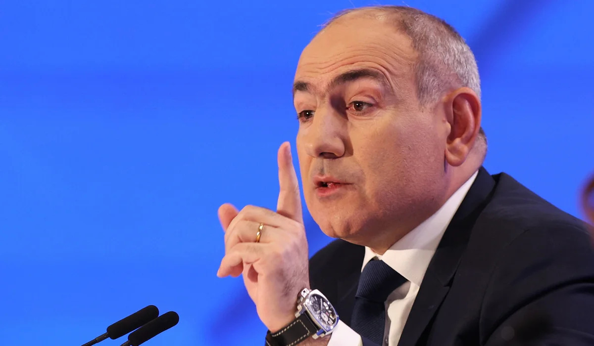 &nbsp;\"Koçaryan və Sarqsyan pensiyaları ilə yaşamalıdırlar\" -&nbsp;Paşinyan&nbsp;