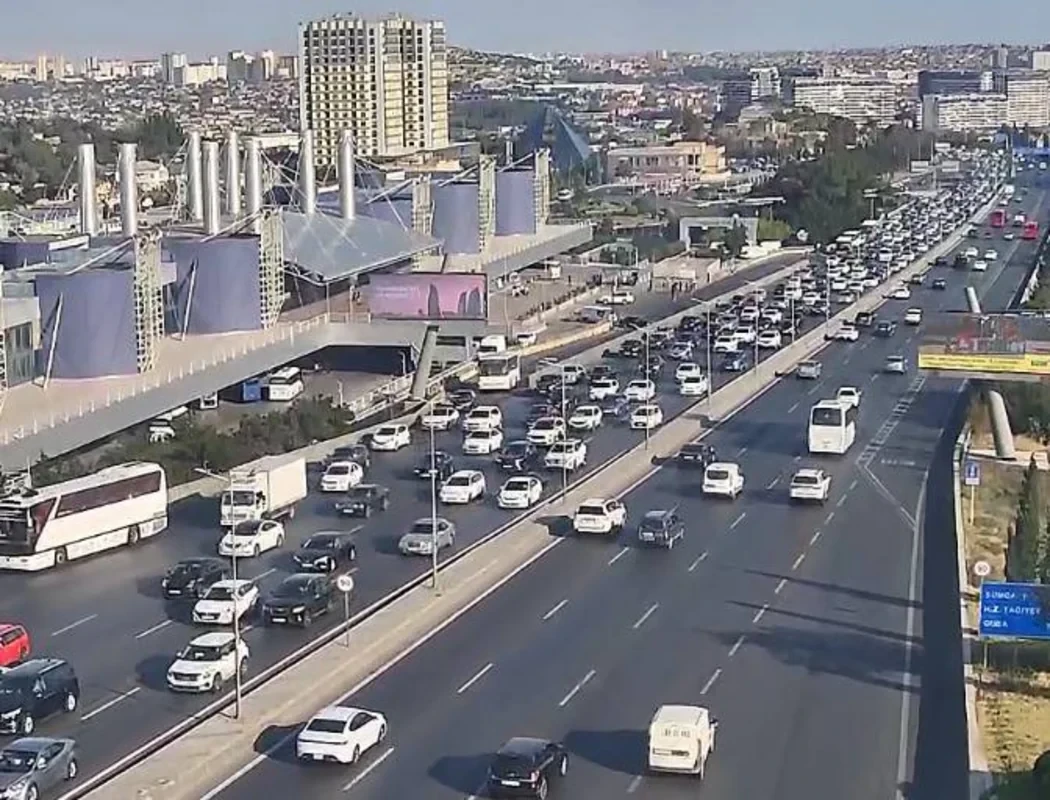 Bakının əsas yollarında TIXAC var