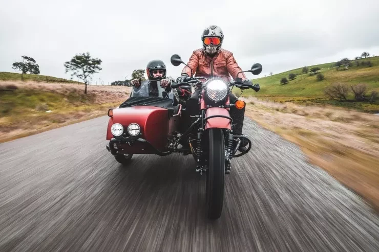 Motosikletin sükanı arxasında ÖLDÜ