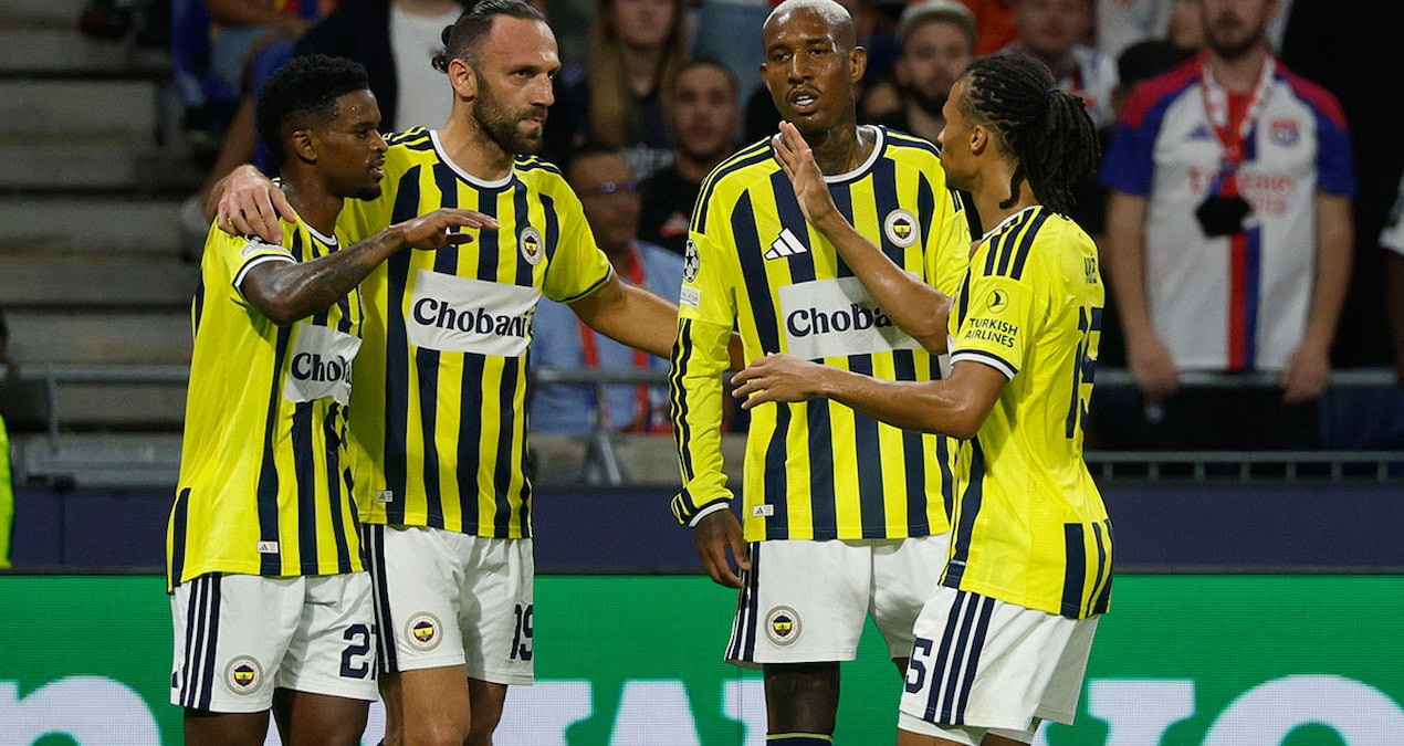 “Fənərbaxça” 4 futbolçu ilə yollarını ayırır