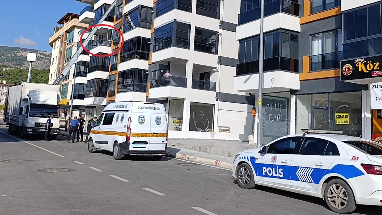 3 yaşlı uşaq 3-cü mərtəbədən yıxıldı – Vəziyyəti ağırdır