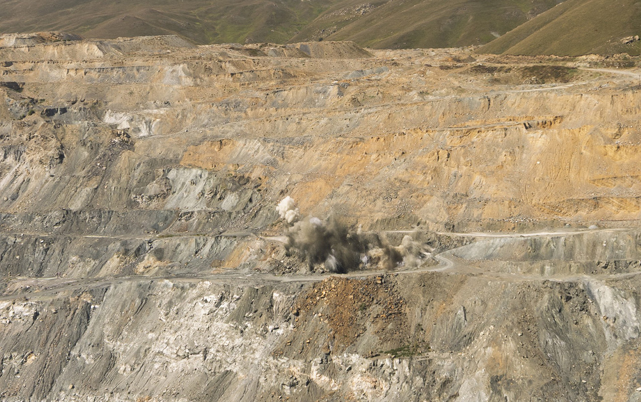 “AzerGold” Söyüdlü qızıl yatağında ilk qazma-partlayış əməliyyatını həyata keçirdi - VİDEO