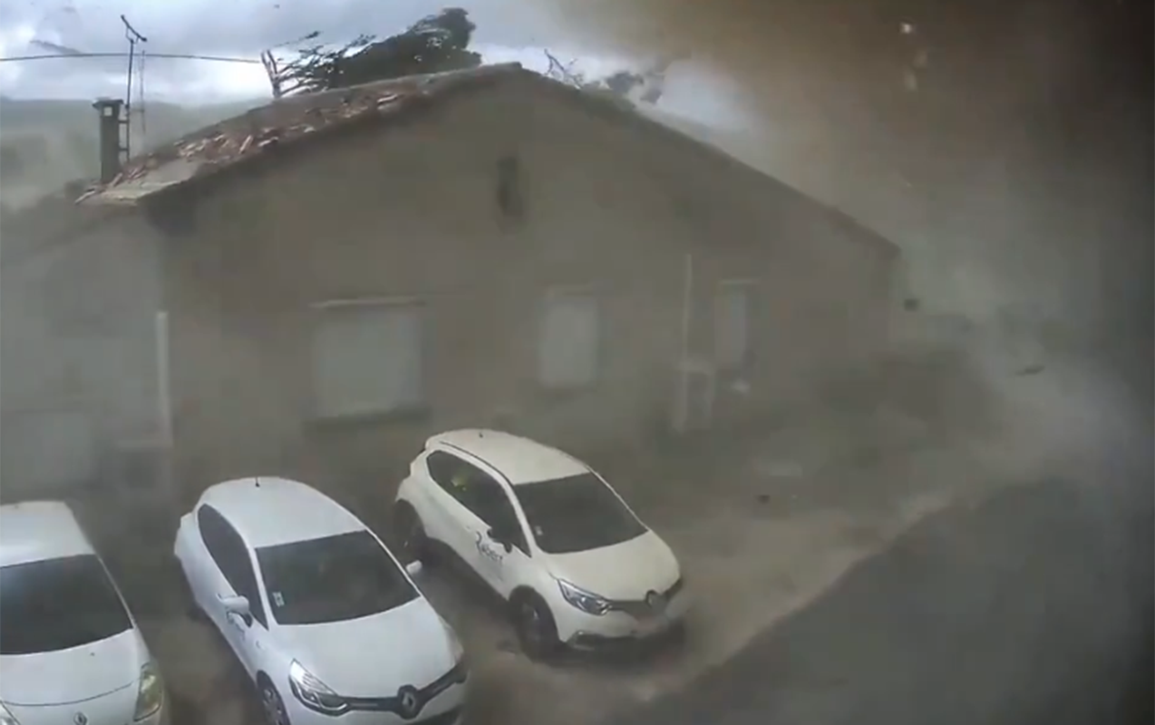Fransada dəhşətli tornado - Anbaan video