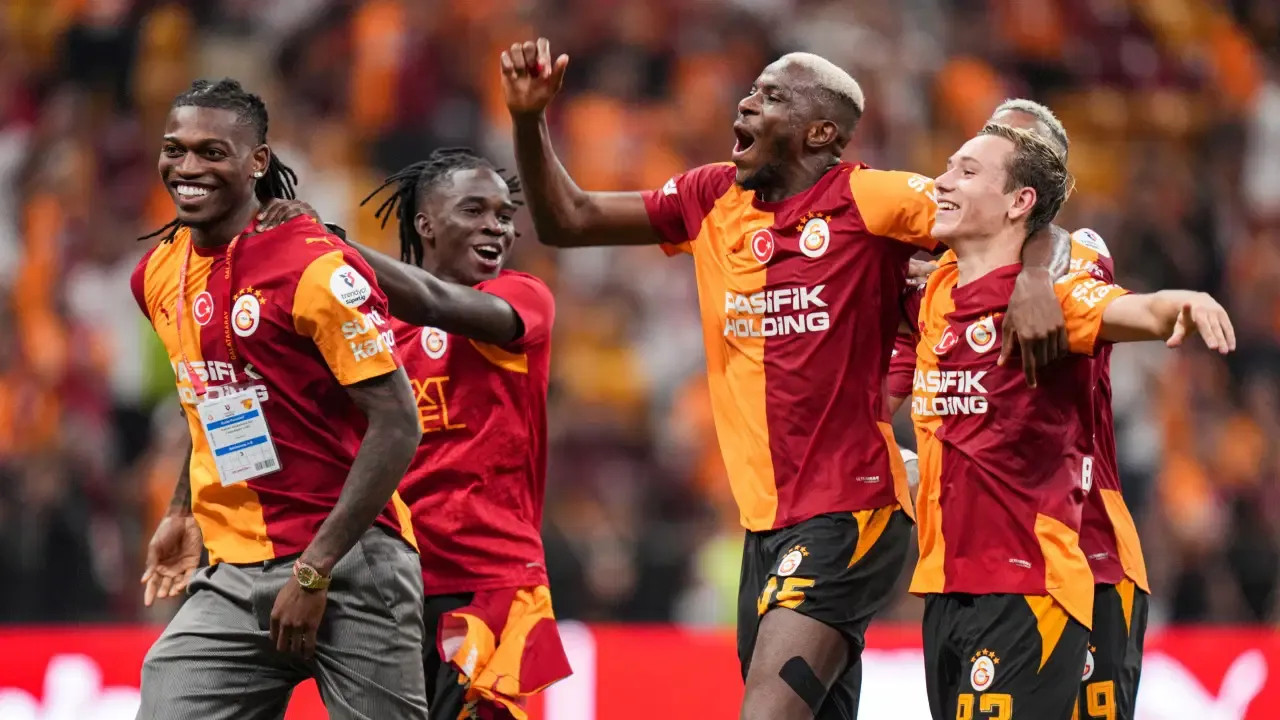 \"Qalatasaray\"ın \"Sportinq\"lə oyununu hansı kanaldan və saat neçədə izləyək?