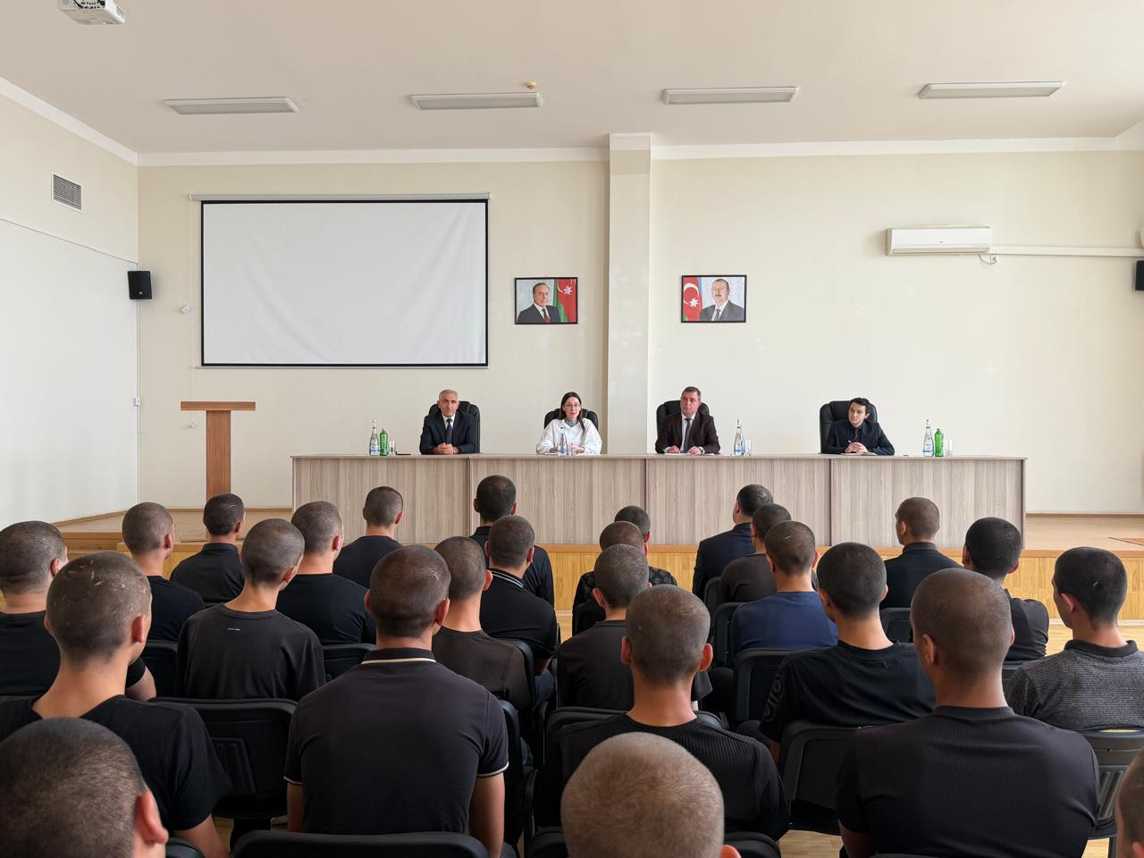 Ombudsman yetkinlik yaşına çatmayanlar üçün penitensiar müəssisəyə baş çəkdi
