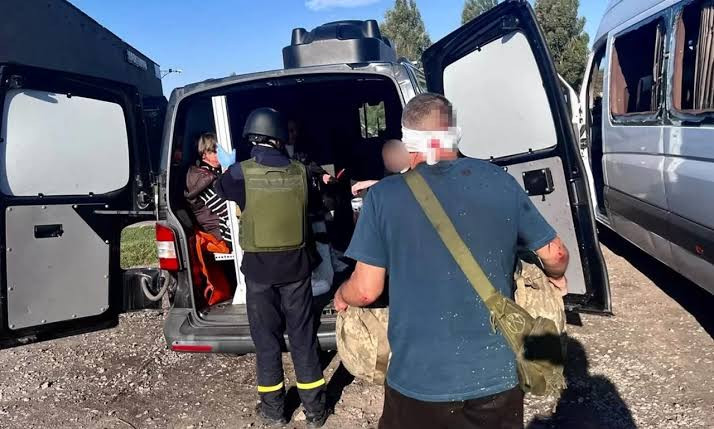 Rusiya sərnişin avtobusunu vurdu - Çox sayda ölən və yaralananlar var