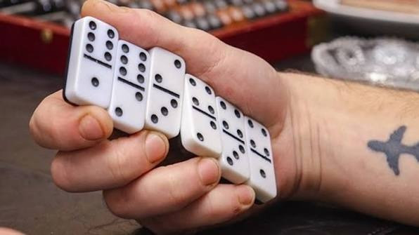 60 qəpikdən domino oynadılar - 3000 manat cərimələndilər 