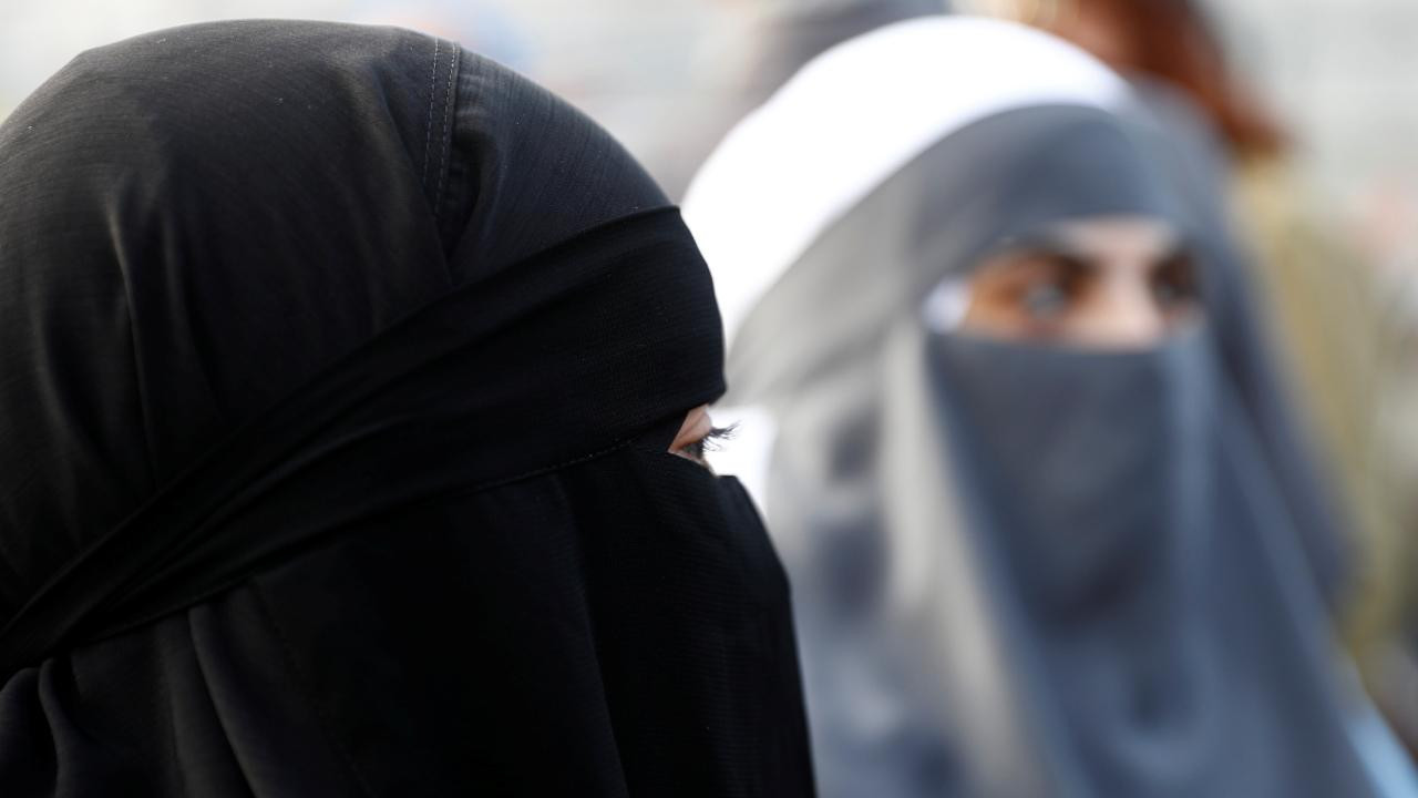 İspaniyanın bu ərazilərində burka və niqab geyinilməsinə QADAĞA