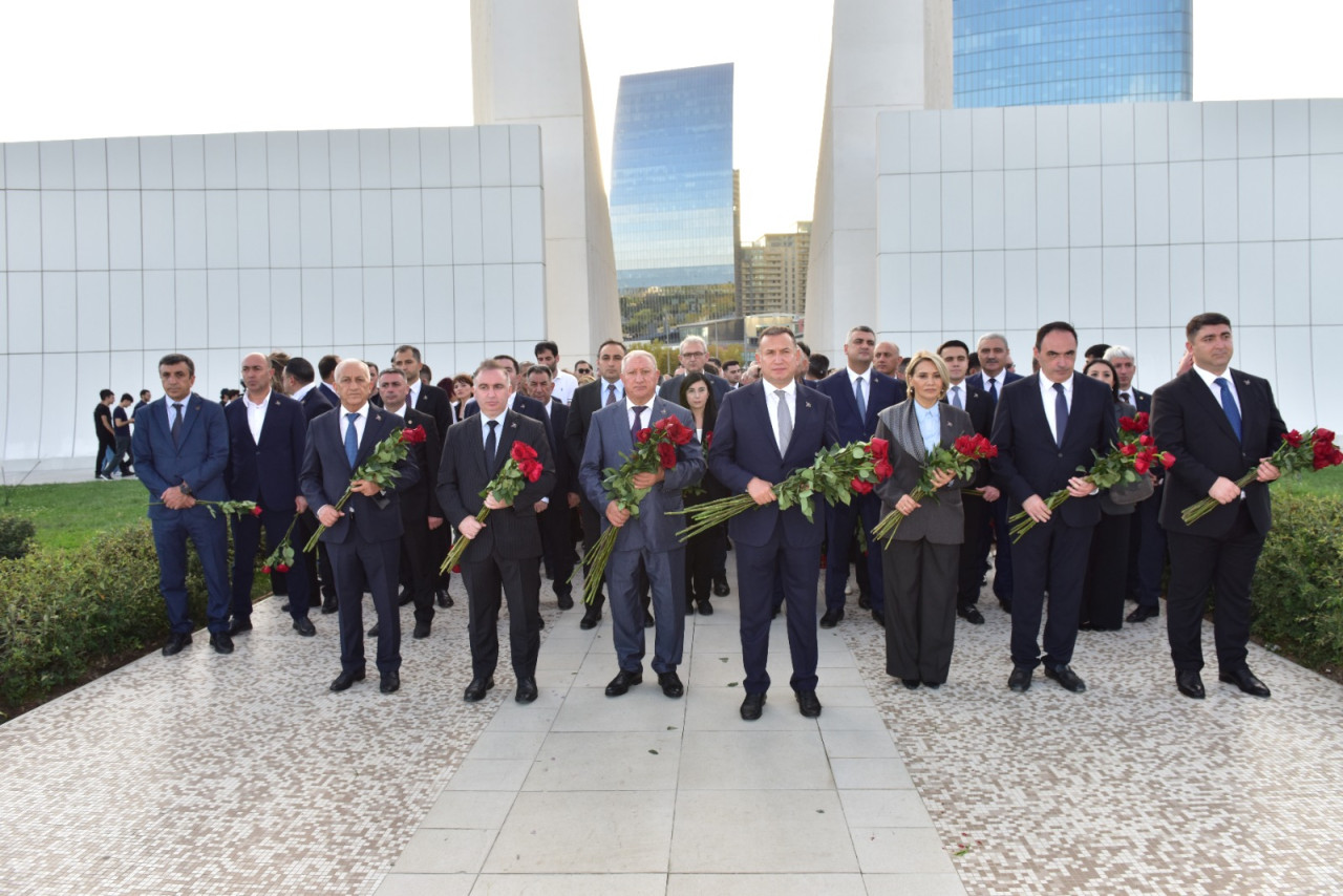 AHİK-in üzv və tabe təşkilatları şəhidlərimizi andılar - Fotolar
