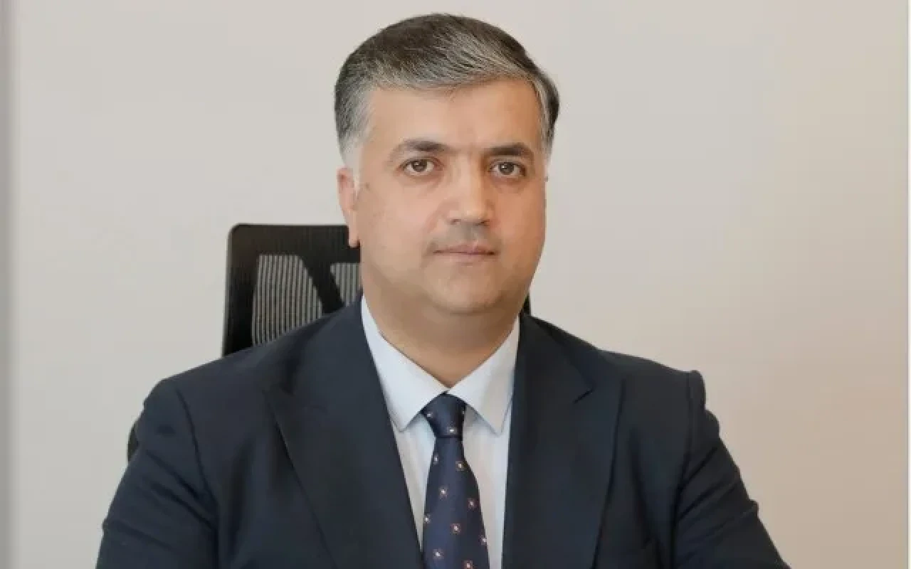 Hasil Abbasov şöbə müdirini işdən çıxardı