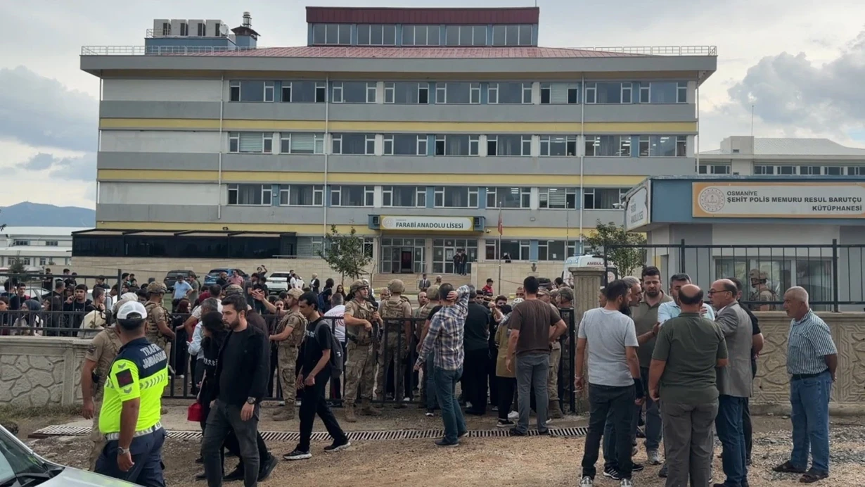 Türkiyədə məktəbdə DƏHŞƏT - Müəllimə silahlı hücum edildi