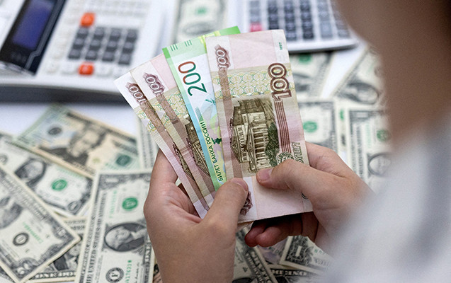 Rusiyadan Azərbaycana nağd pul çıxaranlara limit qoyuldu&nbsp;