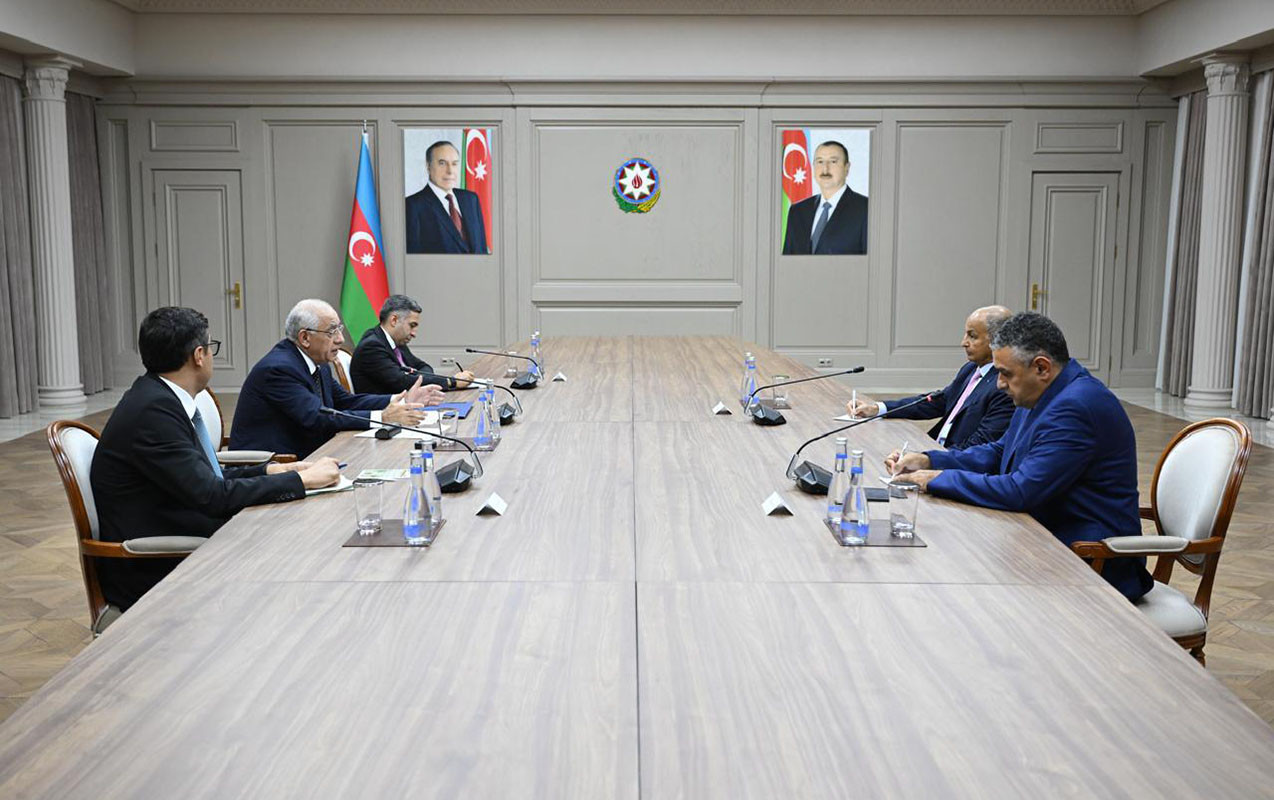 Əli Əsədov Beynəlxalq Üzgüçülük Federasiyasının prezidenti ilə görüşdü