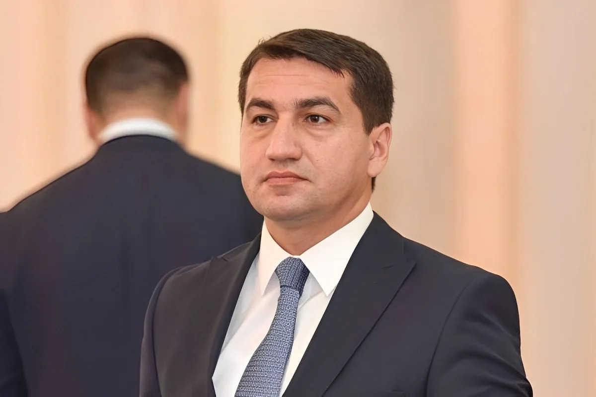 \"Azərbaycanın qonşu ölkələrlə münasibətləri mehriban qonşuluq ruhunda inkişaf edir\" - Hikmət Hacıyev&nbsp;