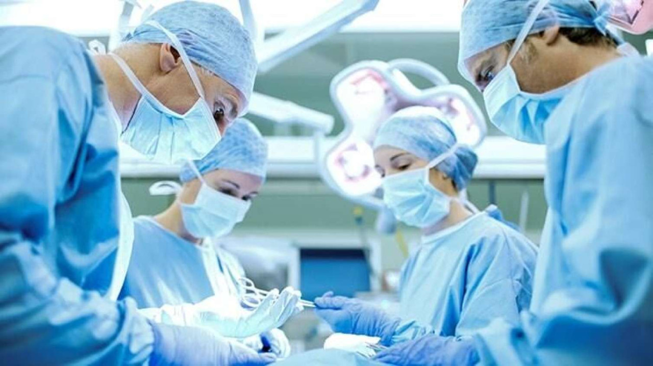 Qanunsuz plastik əməliyyat edən iki həkim cəzalandırıldı 