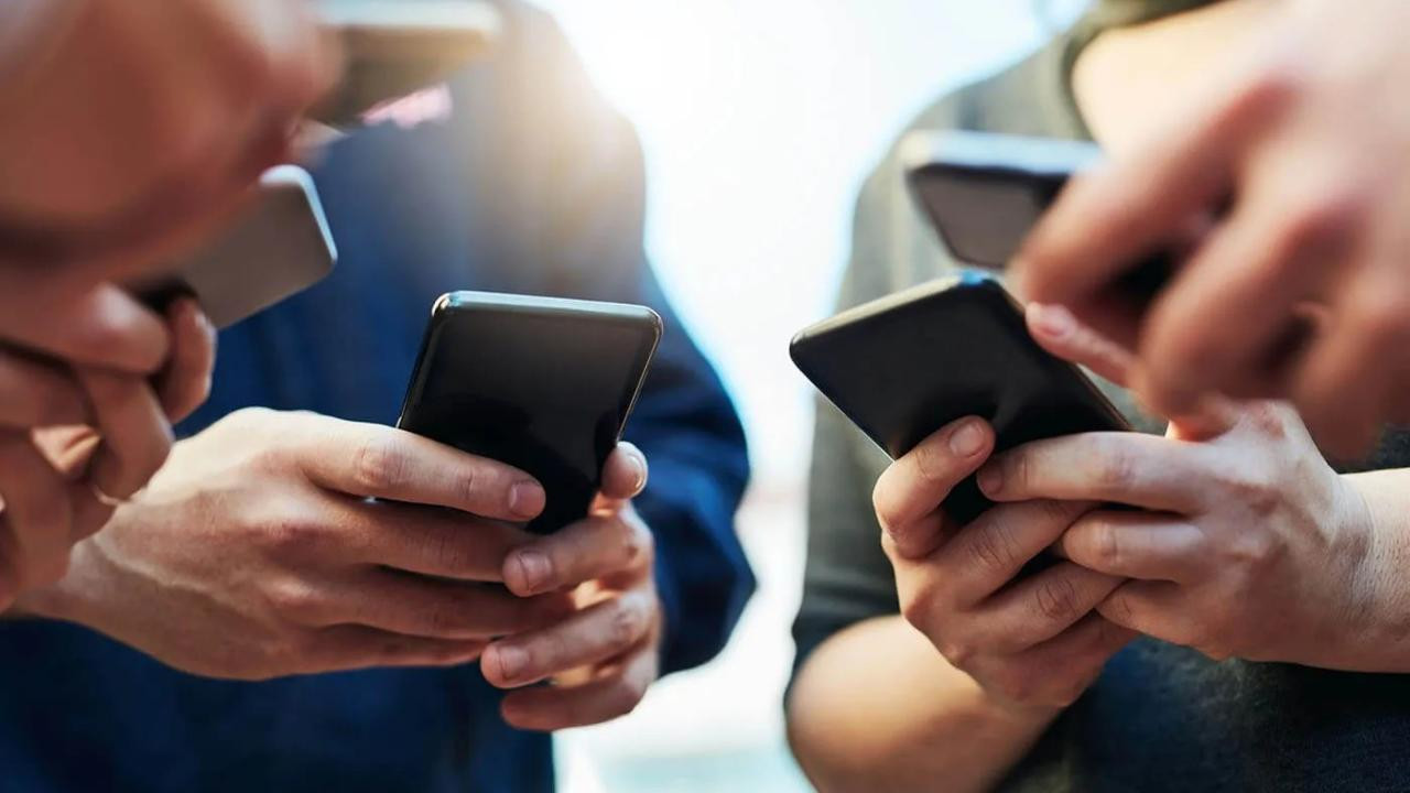 Yeniyetmələrdə ağıllı telefon hansı risklər yaradır?