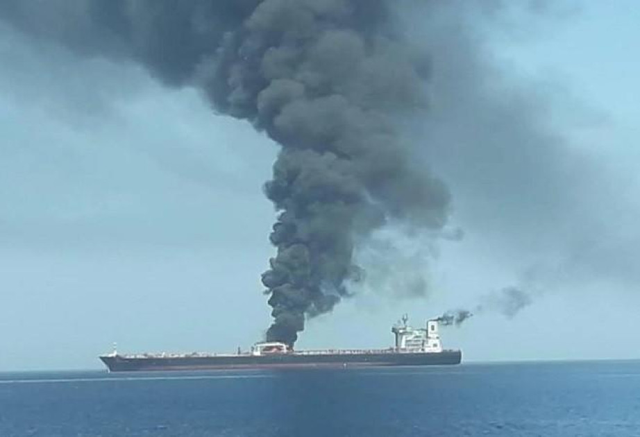 \"Hörmüz boğazında tanker atəşə tutulub\" - UKMTO