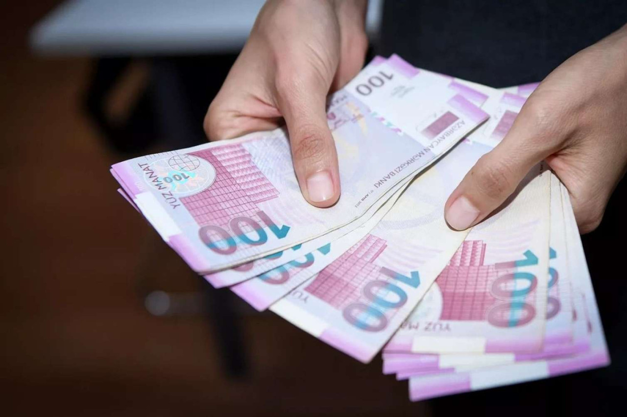 Azərbaycanda ən yüksək maaşı kimlər alır?