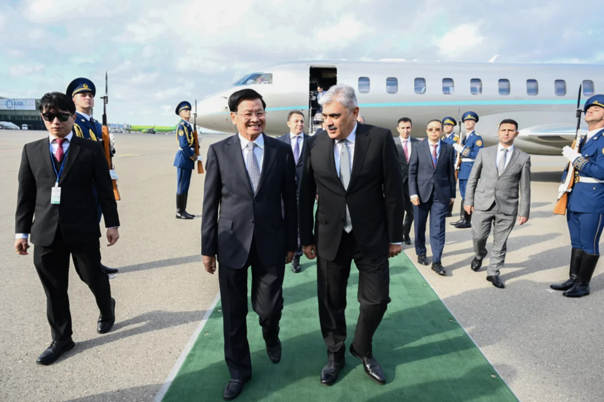 Laos Prezidenti Azərbaycana rəsmi səfərə gəldi - FOTO