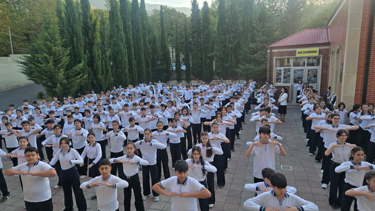 Şəki məktəbliləri günə səhər idmanı ilə başlayıblar - FOTO/VİDEO