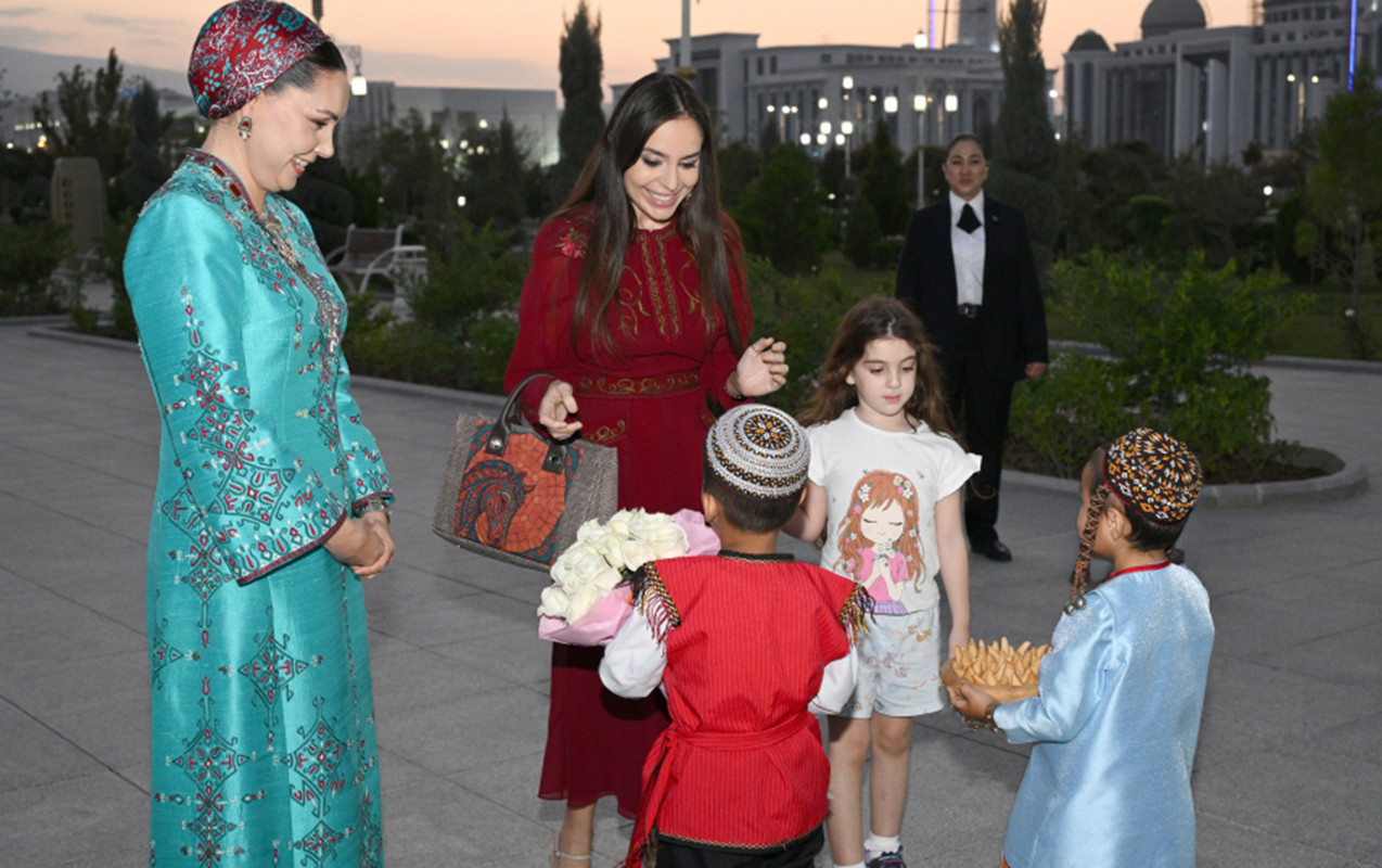 Leyla Əliyeva Arkadağda Uşaq Sağlamlığı və Reabilitasiya Mərkəzində - FOTOLAR
