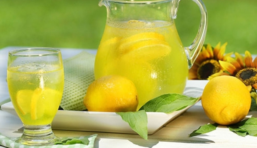 Səhərlər acqarına limonlu su içənlərə XƏBƏRDARLIQ EDİLDİ