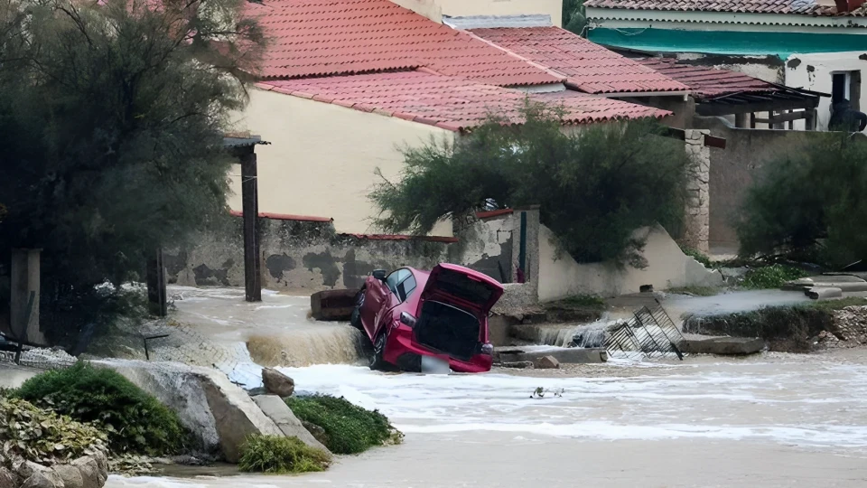 Avropada həyat iflic oldu - Yaralılar var