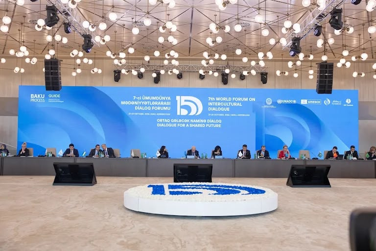 Süni intellekt dövründə mədəniyyətlərarası dialoqa həsr olunan birgə sessiyadan FOTOLAR