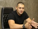 \"Face Studio\" salonlarının rəhbəri keçmiş həyat yoldaşından azyaşlı övladını alır - İDDİA