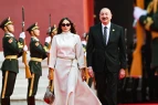 Prezidentlə xanımı paradı izlədi - FOTO/VİDEO