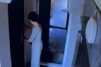 Bakıda evlərə girən qadın kimdir? - Görüntüləri yayıldı