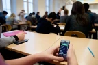 Bütün məktəblərdə telefon qadağan ediləcək - RƏSMİ
