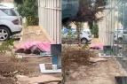 Küçədə yatan azyaşlı valideynlərinə təhvil verildi - VİDEO