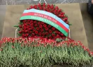 Prezident Zəfər parkına əklil göndərdi