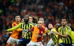 Qalatasaray Fənərbaxçaya qalib gəldi - Oyunun sonunda dava