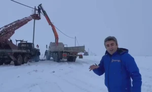 “Azərişıq” Kəlbəcərin Alagöllər istiqamətindəki ən ucqar nöqtələrə işıq xətti çəkir - VİDEO